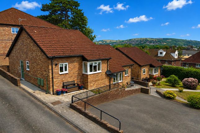 21, Bronrhiw Fach, Caerphilly photo 3