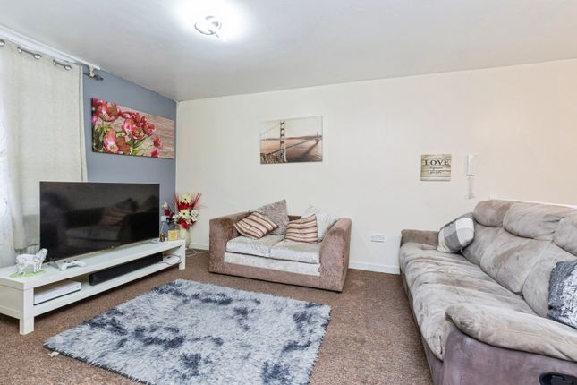 118, Collingwood Court, Tyne and Wear photo 2