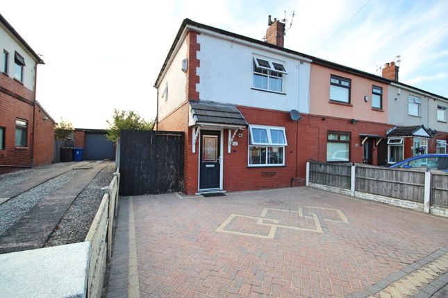 12, Heath Gardens, Wigan photo 2