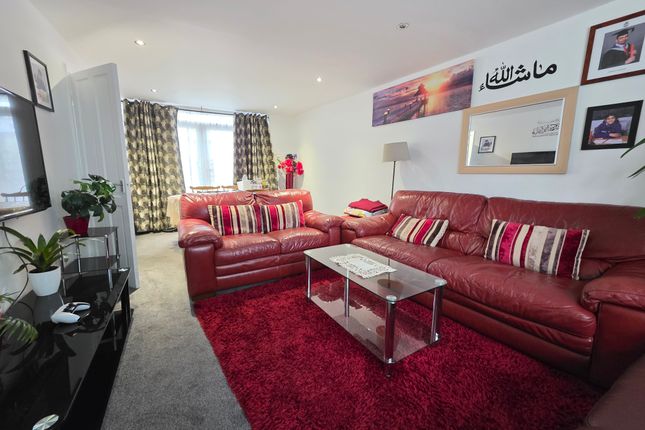 204, Jupiter Drive, Hemel Hempstead photo 2