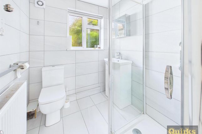 1, Spinney Close, Wickford photo 3