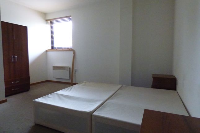 Flat 3, The Quadrant, Swindon photo 5