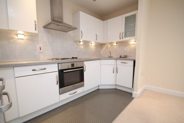 Flat to rent in Rosse Gardens, London