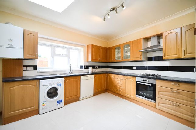 Flat A, 16, Daphne Gardens, London photo 2