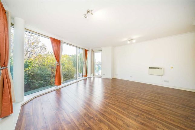 322, Boardwalk Place, London photo 2