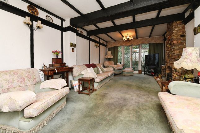 Croeso,, Wyatts Green Lane, Brentwood photo 3