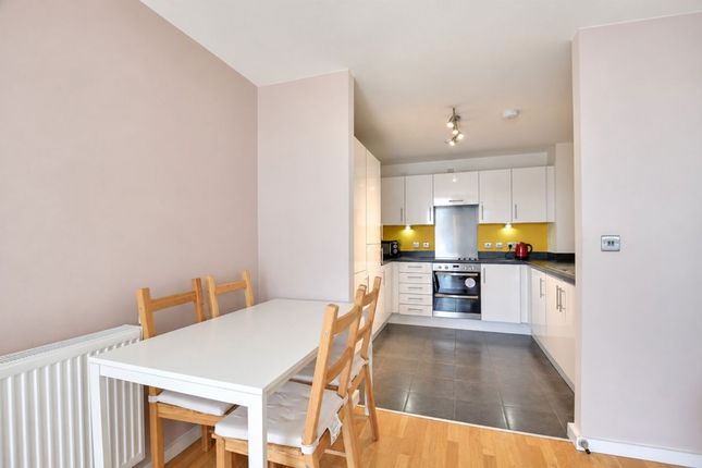 Flat 3 Kestrel House, Parkside Avenue, London photo 3