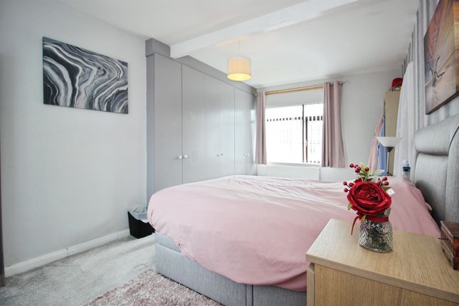 24, Wolley Avenue, Leeds photo 4