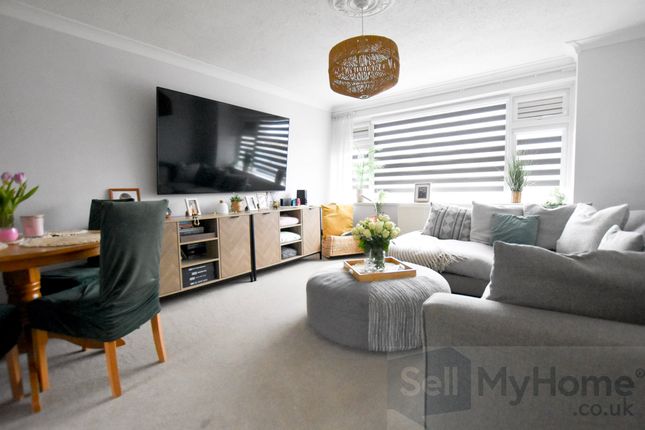 35 Blantyre Avenue, Nottingham photo 3