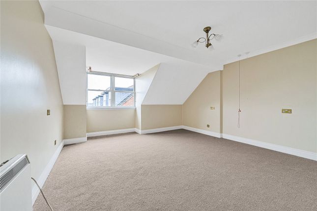 Flat for sale in Algers Road, Loughton, Essex