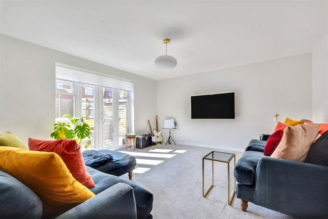 45, Bradstone Drive, Nottingham photo 3
