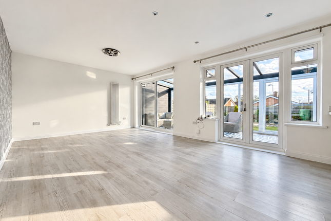 15 St. Johns Way, Sandbach photo 2