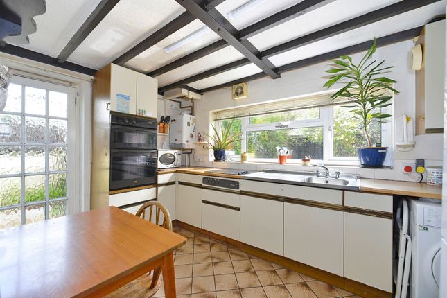 7 Elmbridge Road, Cranleigh photo 2