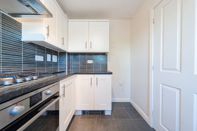 1 Barr Close, Leicester photo 4