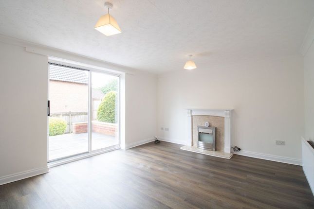 33, Squires Gate, Newport photo 4