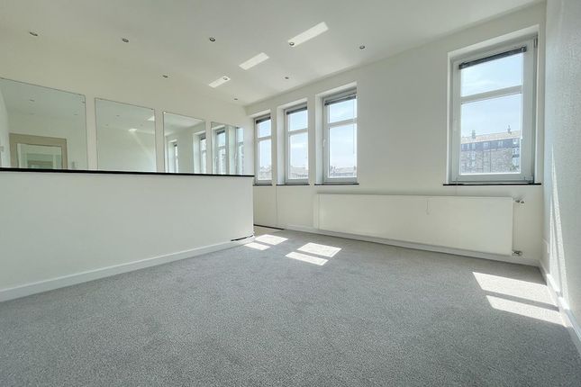 Apartment 1, The Coach House, 32 Robert Street, Harrogate photo 2