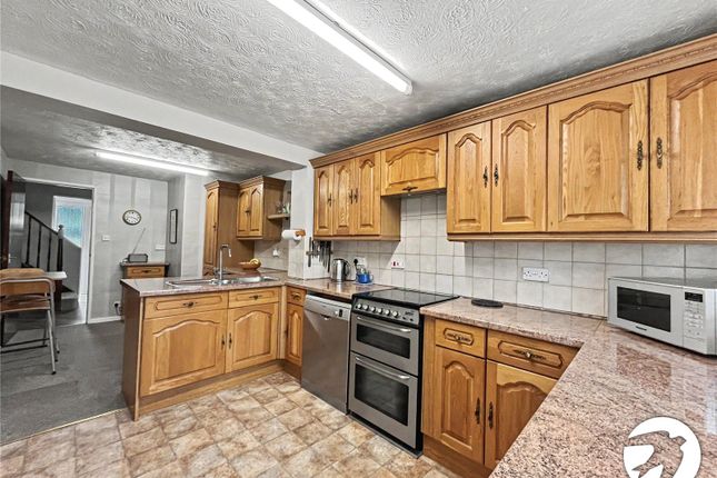 22, Locksley Close, Kent photo 2