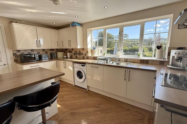 8, Heol Wepner, Llanelli photo 4