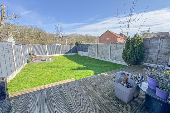 38, Romsey Close, Hockley photo 4