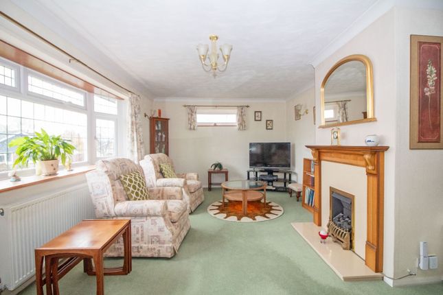 9 Larchfield Way, Waterlooville photo 2