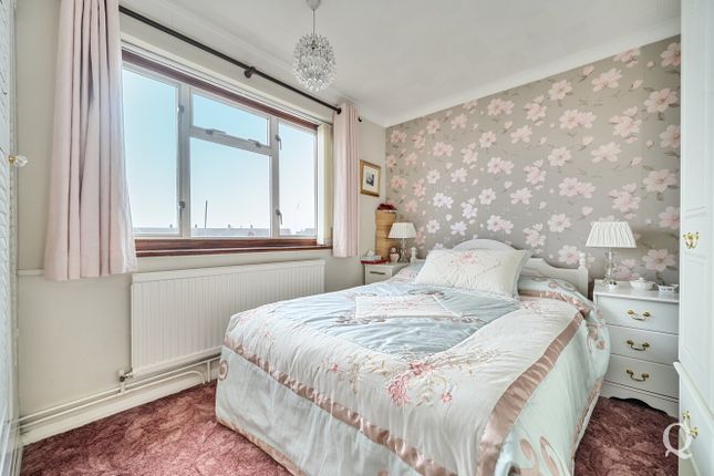 5, Hinde Close, Kent photo 4