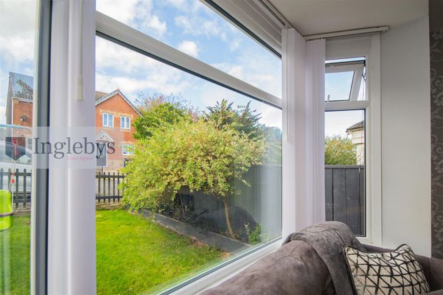 14, Cliffe Avenue, Carlin How photo 4