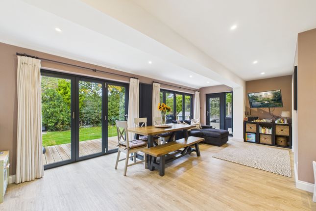 5 Grimms Meadow, High Wycombe photo 4