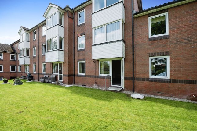 Thumbnail Flat for sale in Goldsmere Court, Fentiman Way, Horchurch