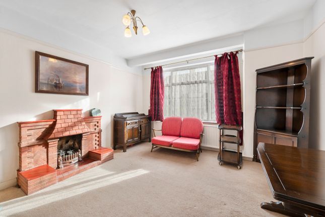 32, Firstway, Raynes Park photo 2