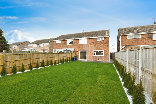 16, Russet Way, Essex photo 2