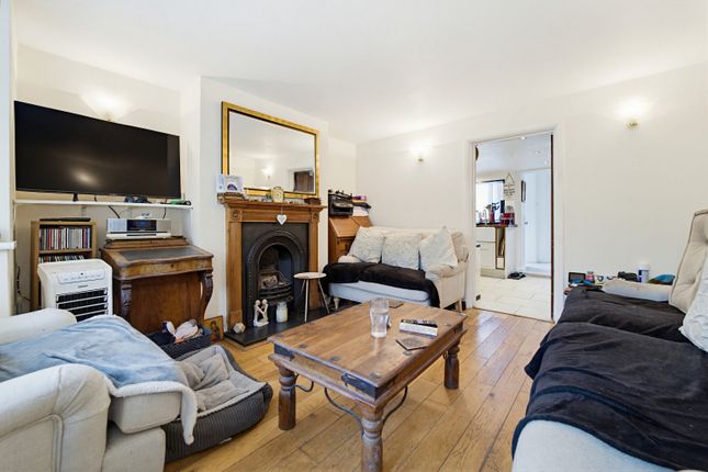 5 Meadow View Cottages, School Lane, Shepperton photo 4