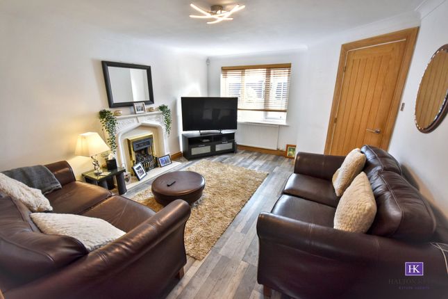 9 Brompton Gardens, Warrington photo 4