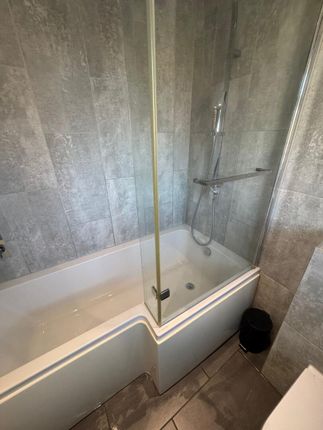 Room 3, 6, Westland Rd, Watford photo 5