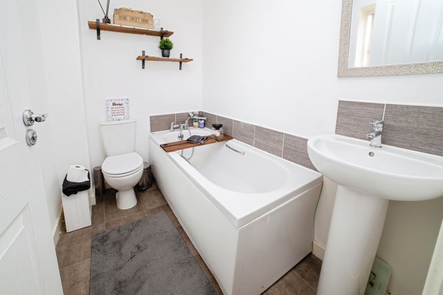 16, Broadacre Way, Alfreton photo 4