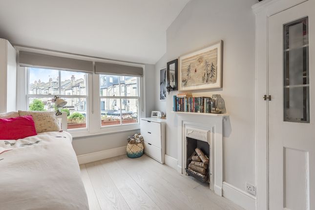 70,, Rosebery Road, London photo 5