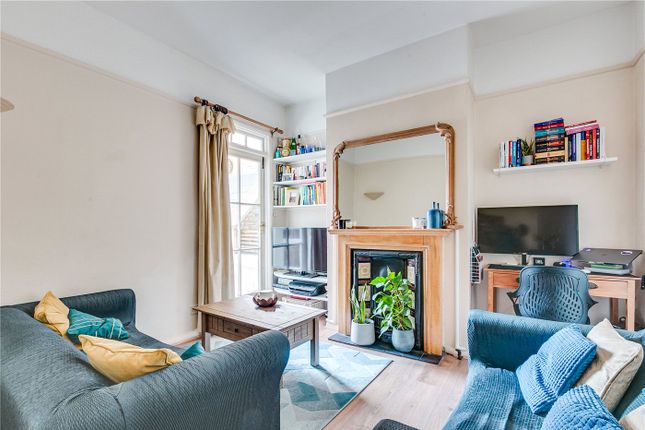 Garden Flat, 23, Elthiron Road, London photo 4