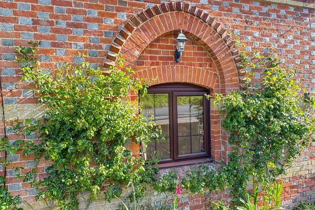 St Marys Cottage, Kemming Road, Ventnor photo 2