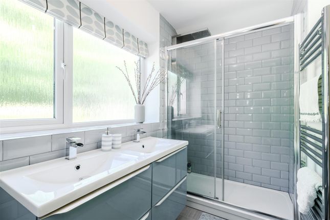 Bathroom.Jpg