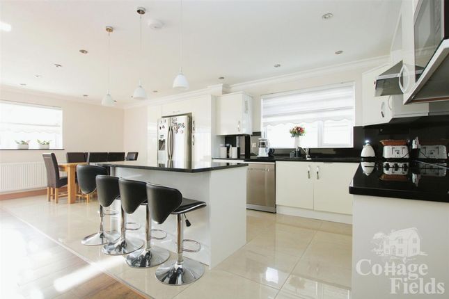 4 Beech Avenue, Enfield photo 2