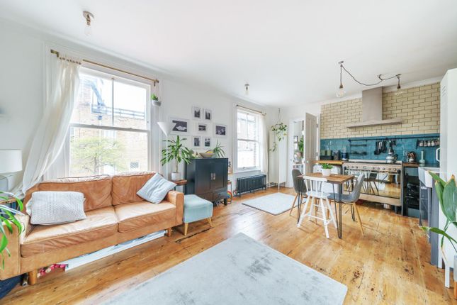 Flat for sale in Beethoven Street, London