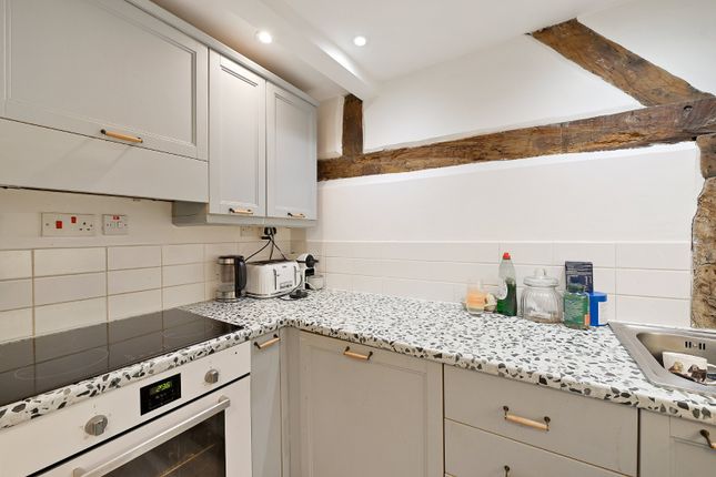 24A, High Street, Buckinghamshire photo 2