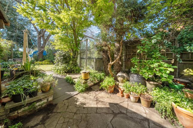 18, Goldington Avenue, Bedford photo 4