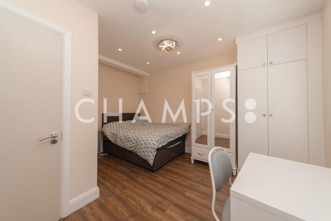 Flat 16, Cheyne Close, London photo 5
