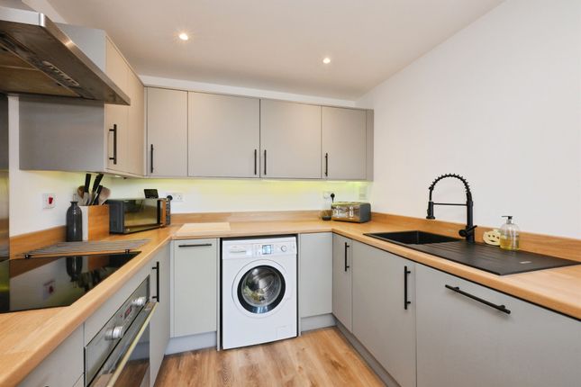 60, Watery Lane, BROXBOURNE photo 4