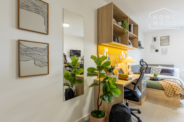Premium Plus Studio, Globe Works, 20 Cliveland Street,, Birmingham photo 4