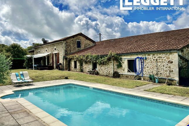 Villa for sale in Teyjat, Dordogne, Nouvelle-Aquitaine