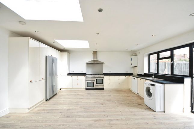 50, Millet Road, Greenford photo 4