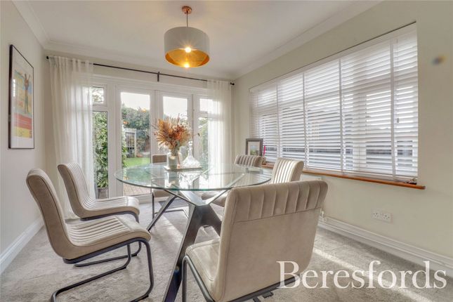57, Long Ridings Avenue, Brentwood photo 4