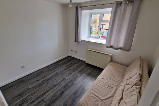 9, St. James Court, Coventry photo 5