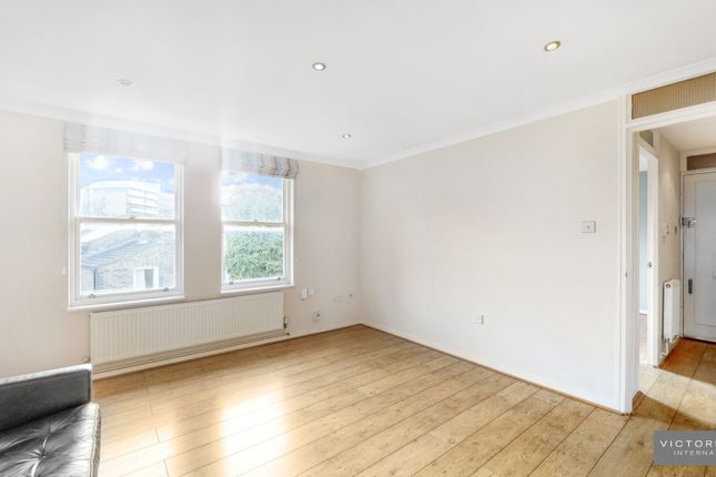 Flat for sale in Shepperton Road, Hoxton, London